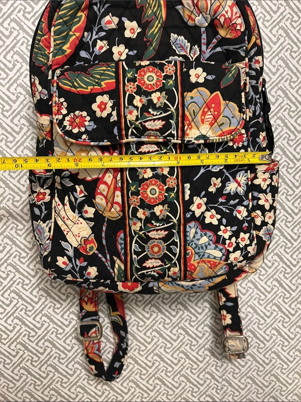 Quilted Floral Print Women's Backpack - Black Multicolor